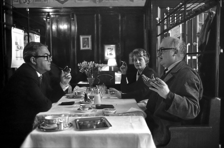 Max Frisch und Friedrich Dürrenmatt in der Kronenhalle in Zürich.